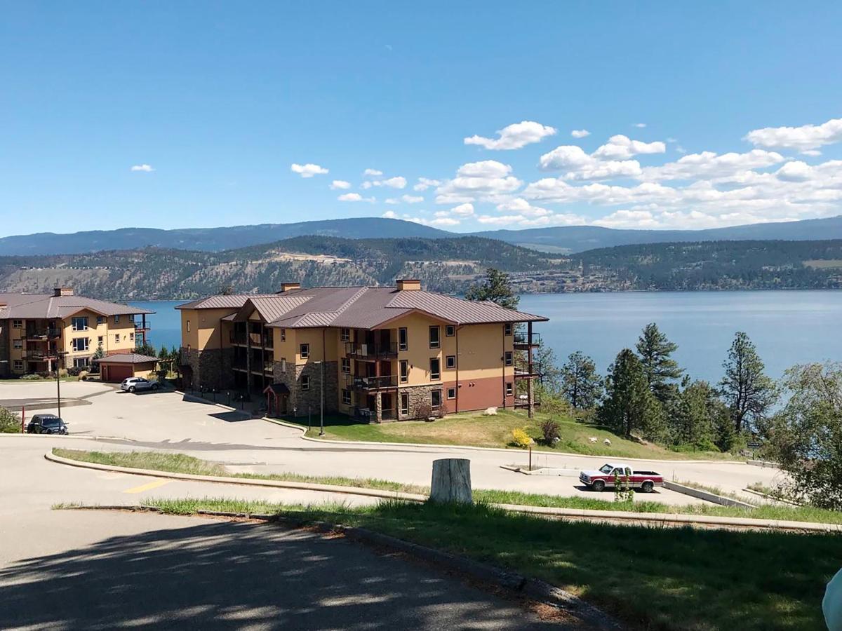 Cozystay Signature Lake Okanagan Resort Келоуна Экстерьер фото