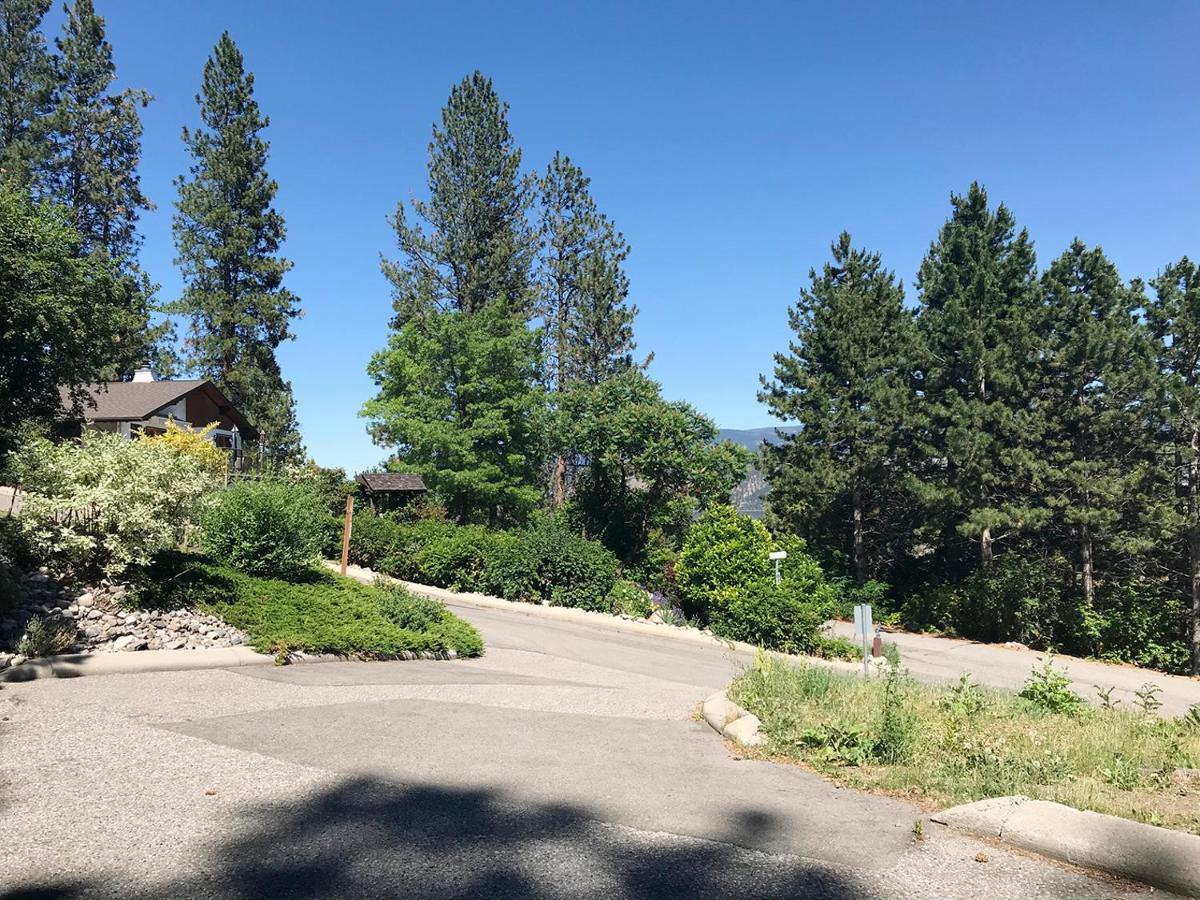 Cozystay Signature Lake Okanagan Resort Келоуна Экстерьер фото