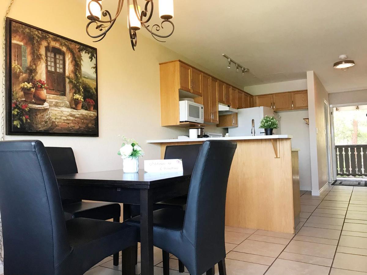 Cozystay Signature Lake Okanagan Resort Келоуна Экстерьер фото