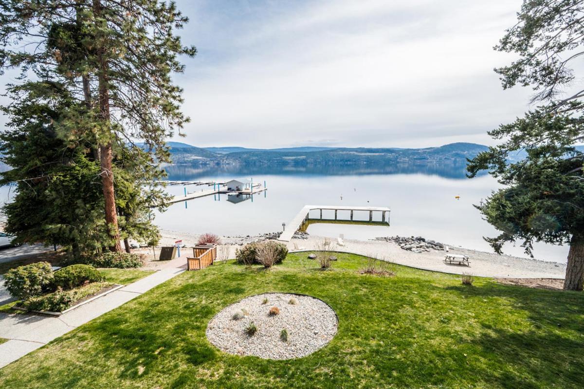 Cozystay Signature Lake Okanagan Resort Келоуна Экстерьер фото