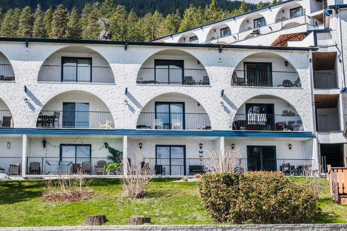 Cozystay Signature Lake Okanagan Resort Келоуна Экстерьер фото