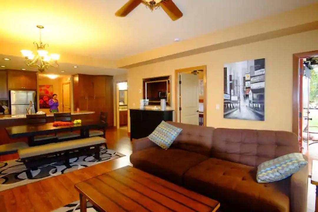 Cozystay Signature Lake Okanagan Resort Келоуна Экстерьер фото