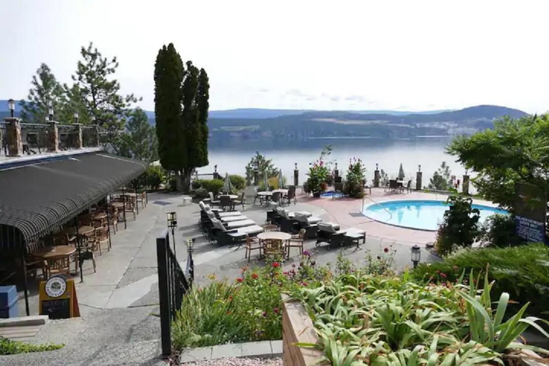 Cozystay Signature Lake Okanagan Resort Келоуна Экстерьер фото