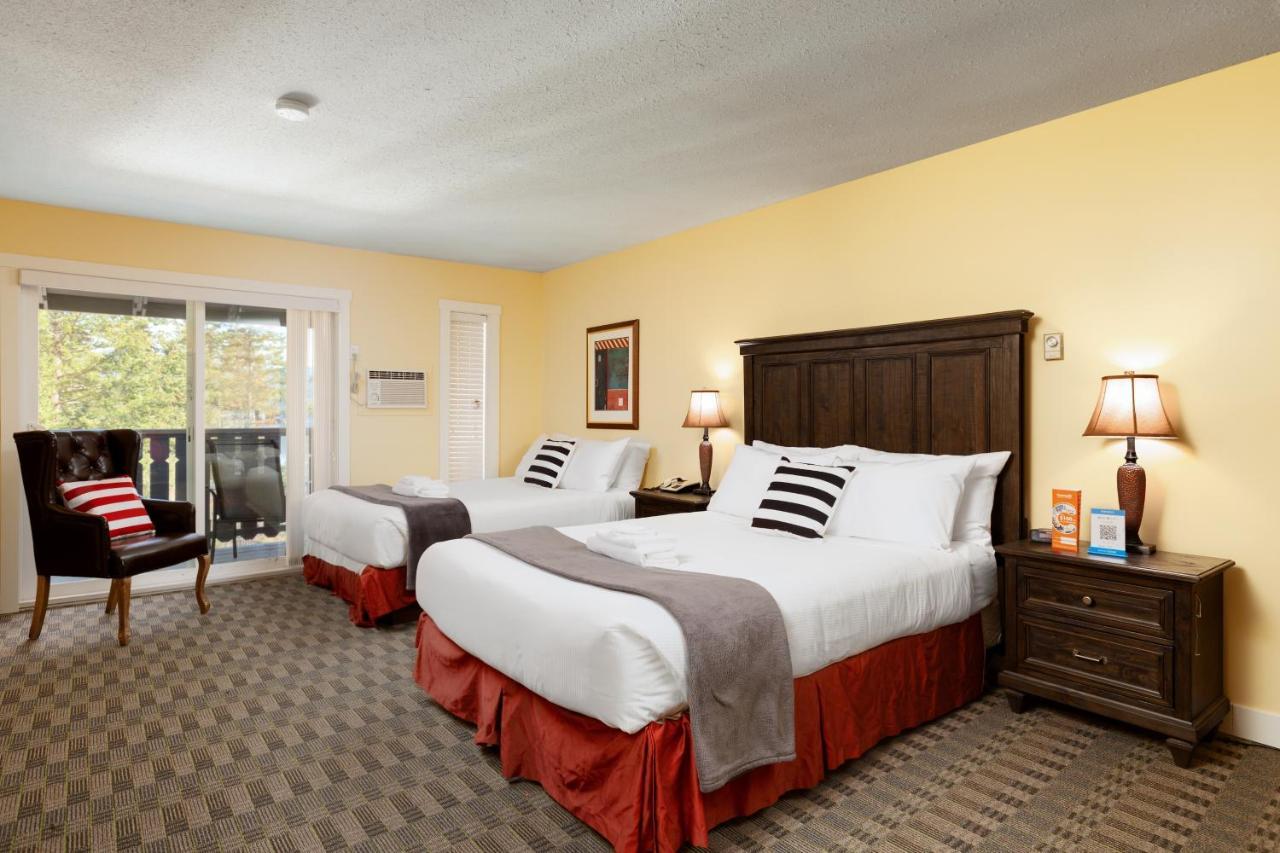 Cozystay Signature Lake Okanagan Resort Келоуна Экстерьер фото