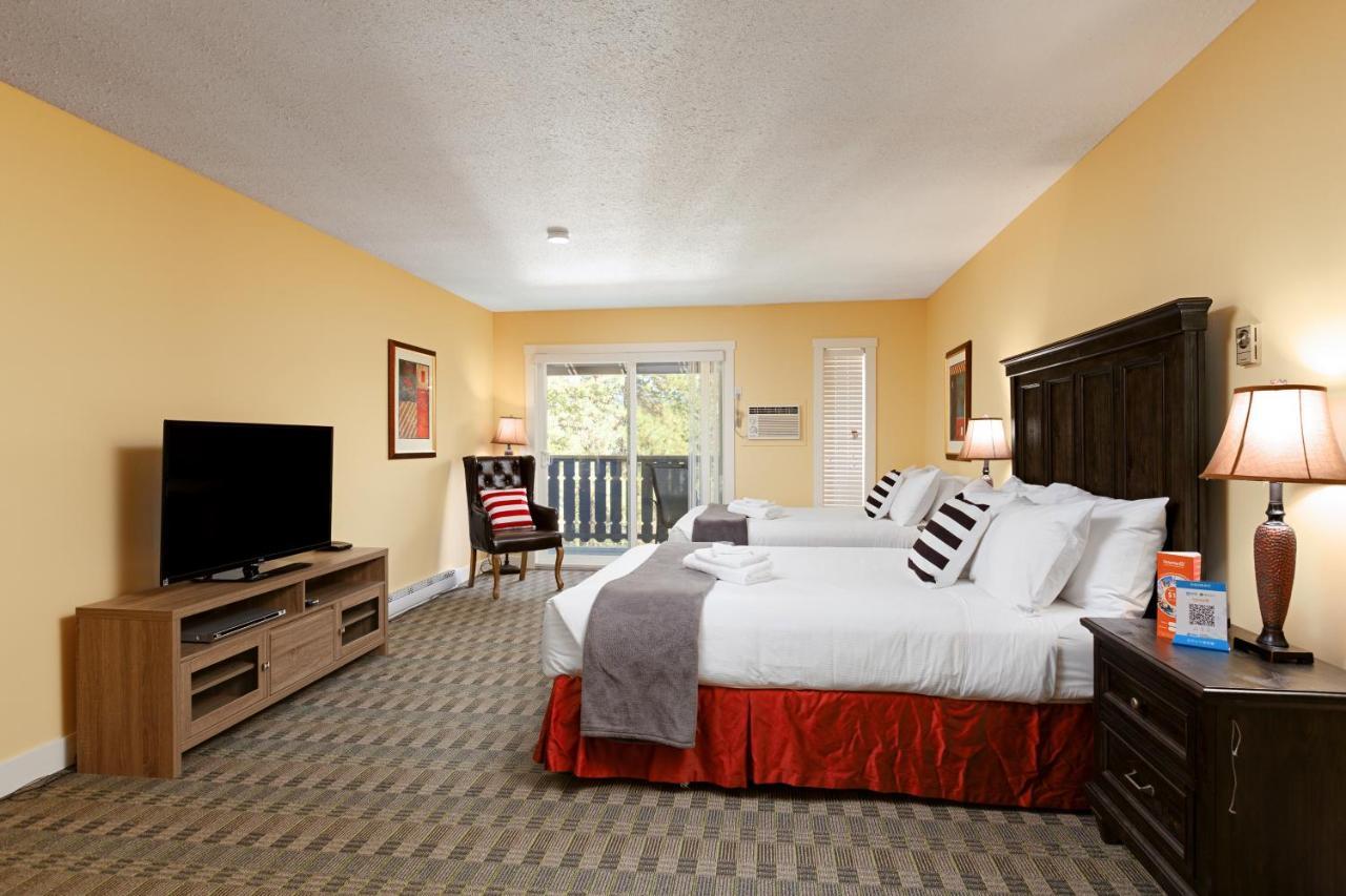 Cozystay Signature Lake Okanagan Resort Келоуна Экстерьер фото